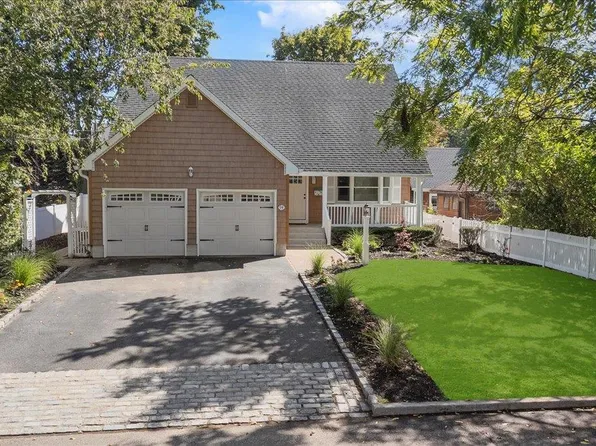 94 Carman Place, Amityville, NY 11701