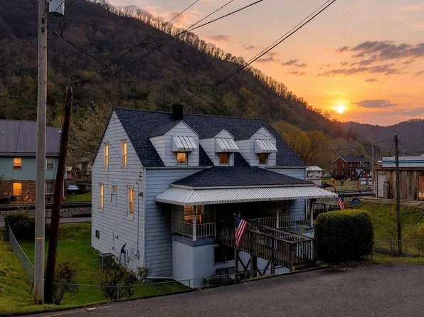 22 Longacre Way, Smithers, WV 25186