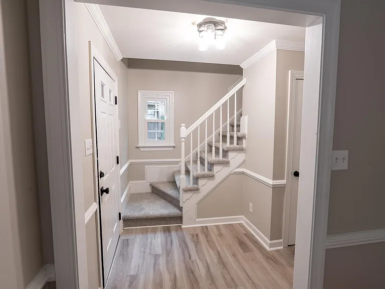 303 Fairfield Ln — Photo 8