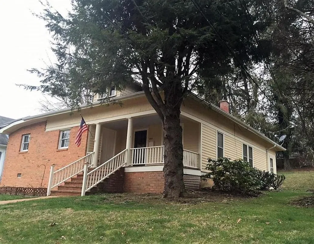 3 bed, 1672 sqft, $1,795 — Photo 3