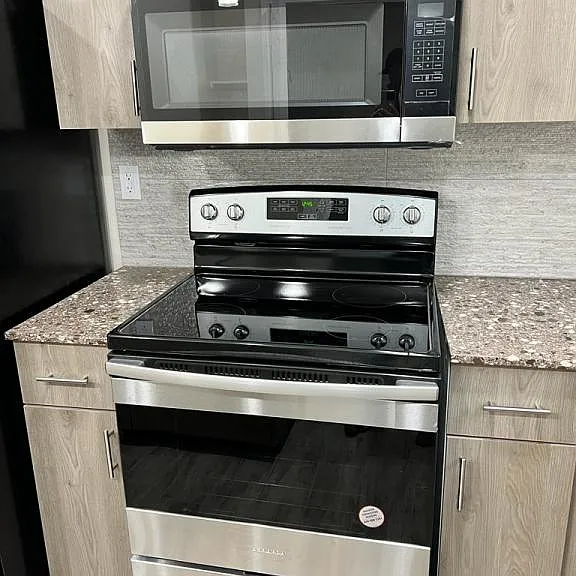 5202 N Hiawatha Dr — Photo 4