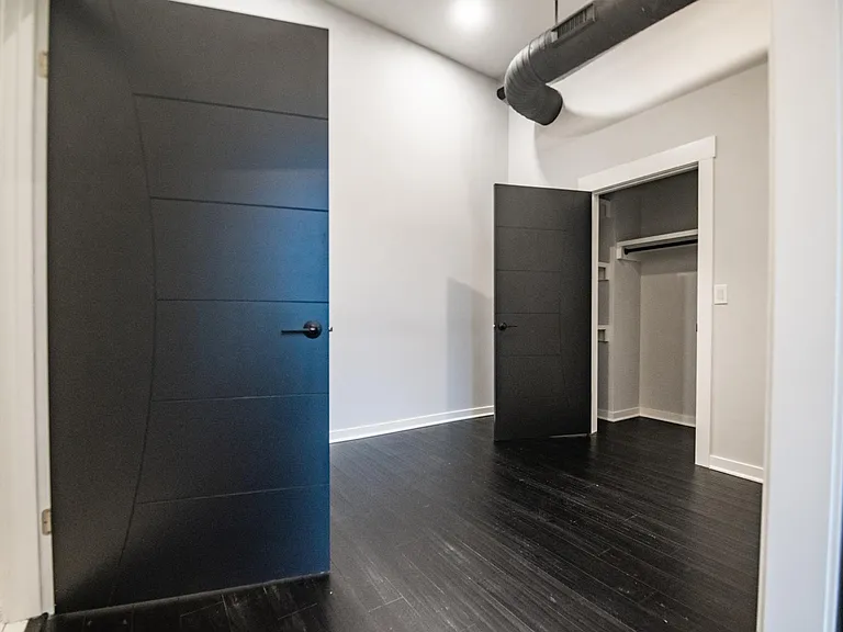 402 W 9th St #3 — Photo 10