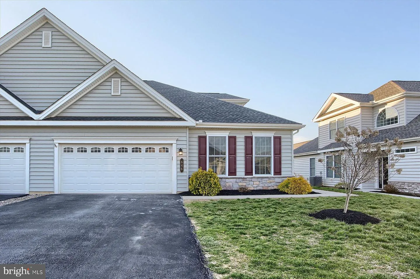 646 Republic Way photo 1