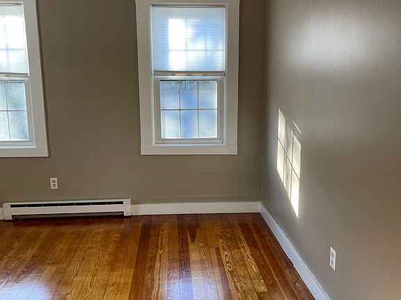 2nd image of 68 Marlborough St Floor 2