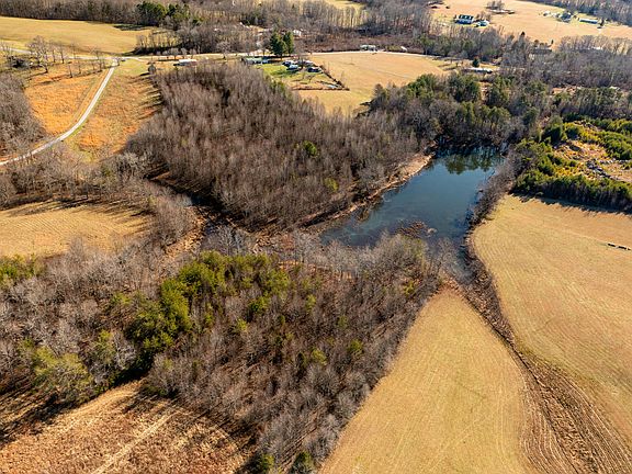 3rd image of 805 Joe Groves Rd