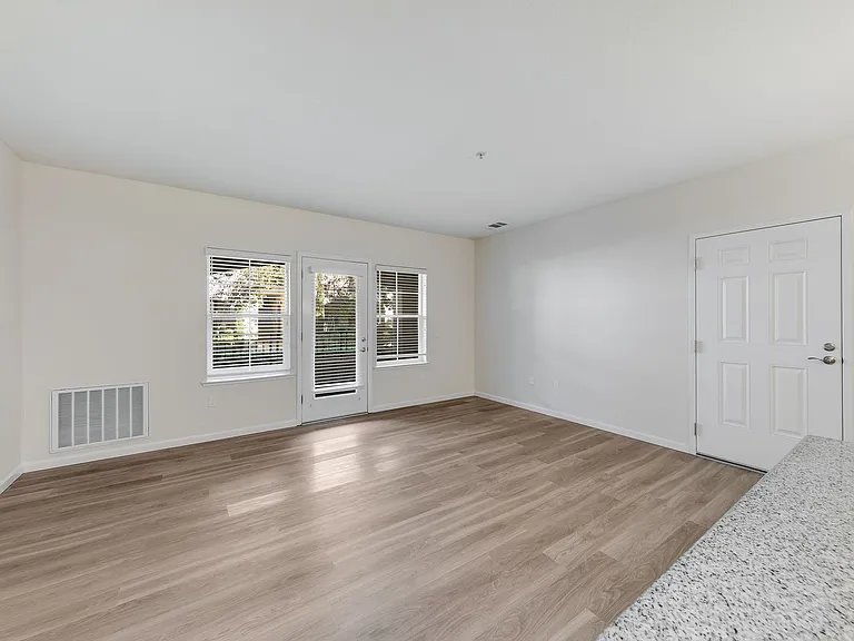 Luxe Ripon Apartments — Photo 10