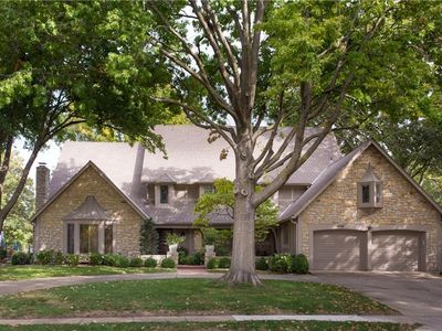 4704 W 88th St, Prairie Village, KS, 66207