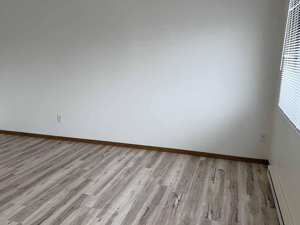 1st image of 2222 12th Ave S #203