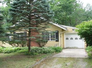 7514 Chestnut Ridge Rd, Orchard Park, NY 14127