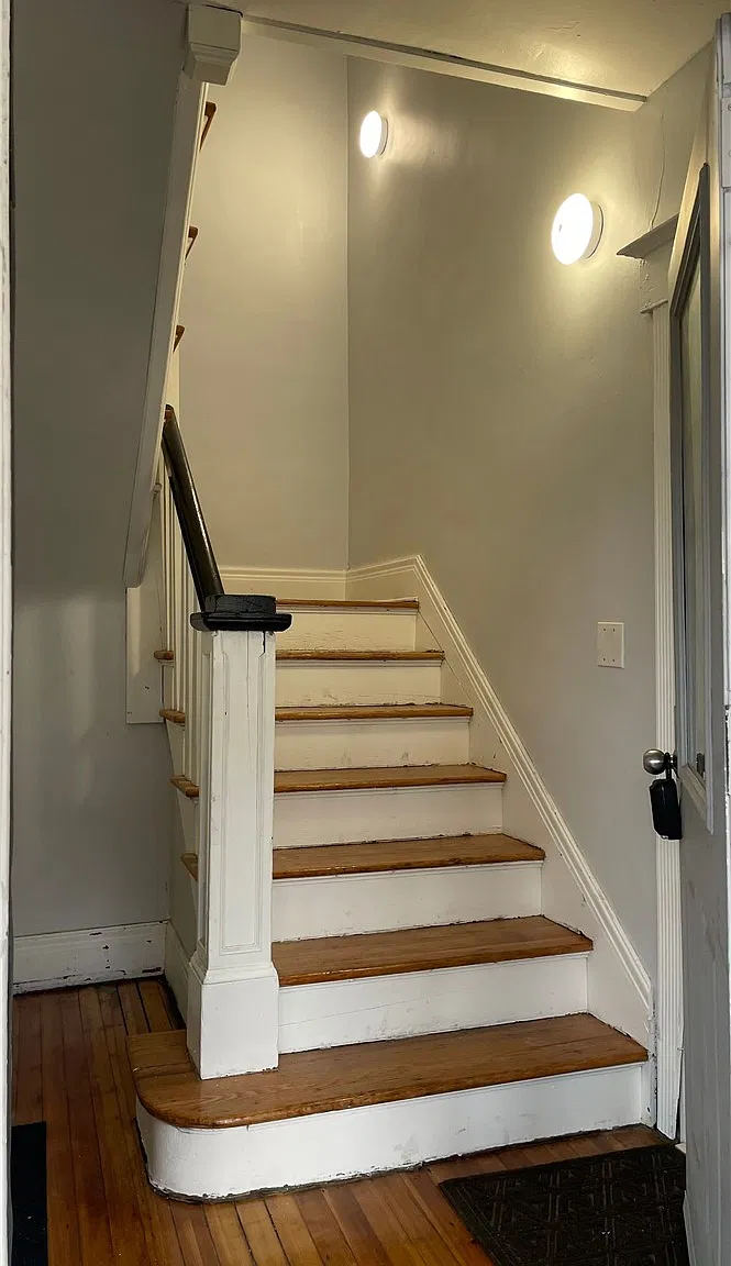 2 bed, 1.0 bath, 5515 sqft, $1,750 — Photo 3