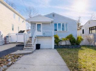 62 Morton St, Staten Island, NY 10306