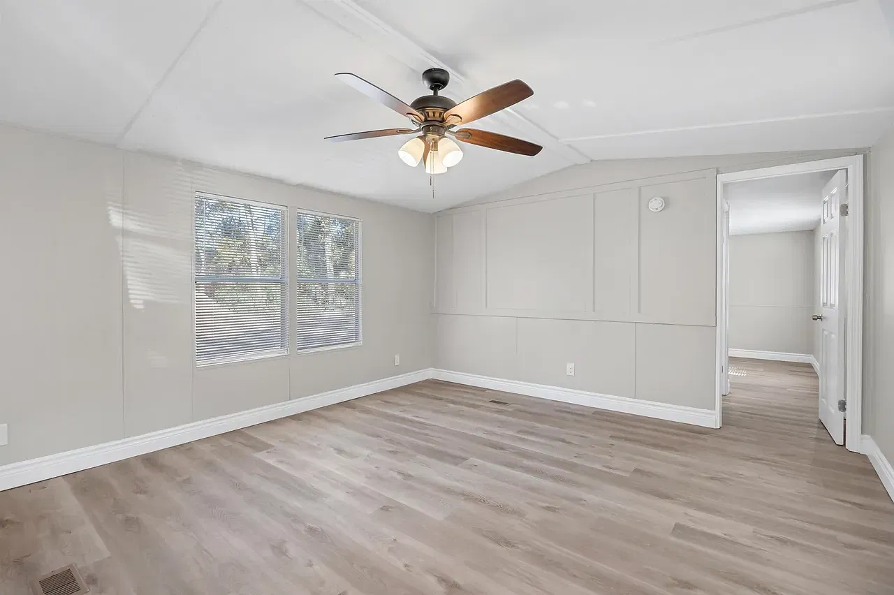 3 bed, 792 sqft, $2,100 — Photo 4