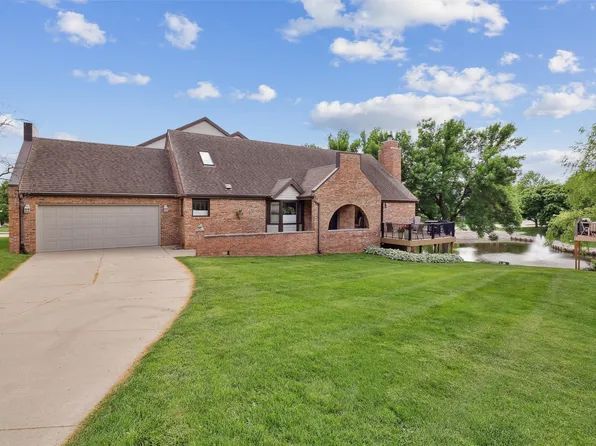 668 58th St #4, West Des Moines, IA 50266