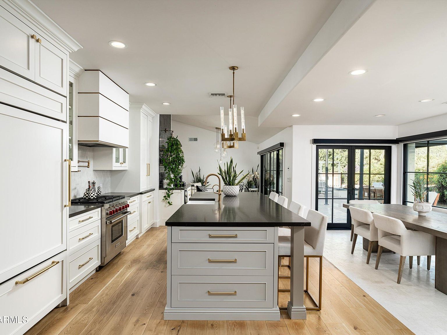 5525 E Lincoln Dr #104