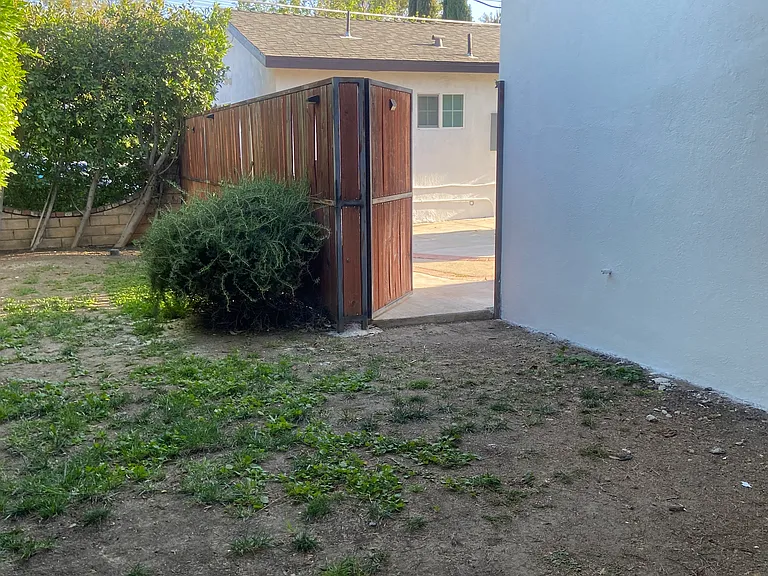 22700 Cantlay St — Photo 6