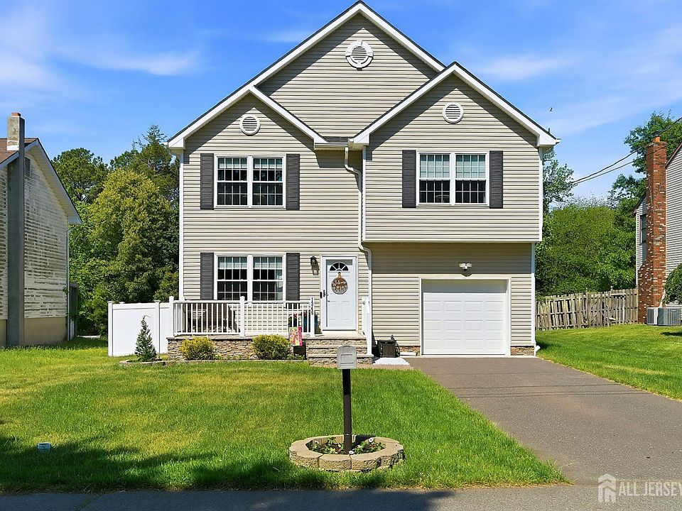 1st image of 1346 Lee Way