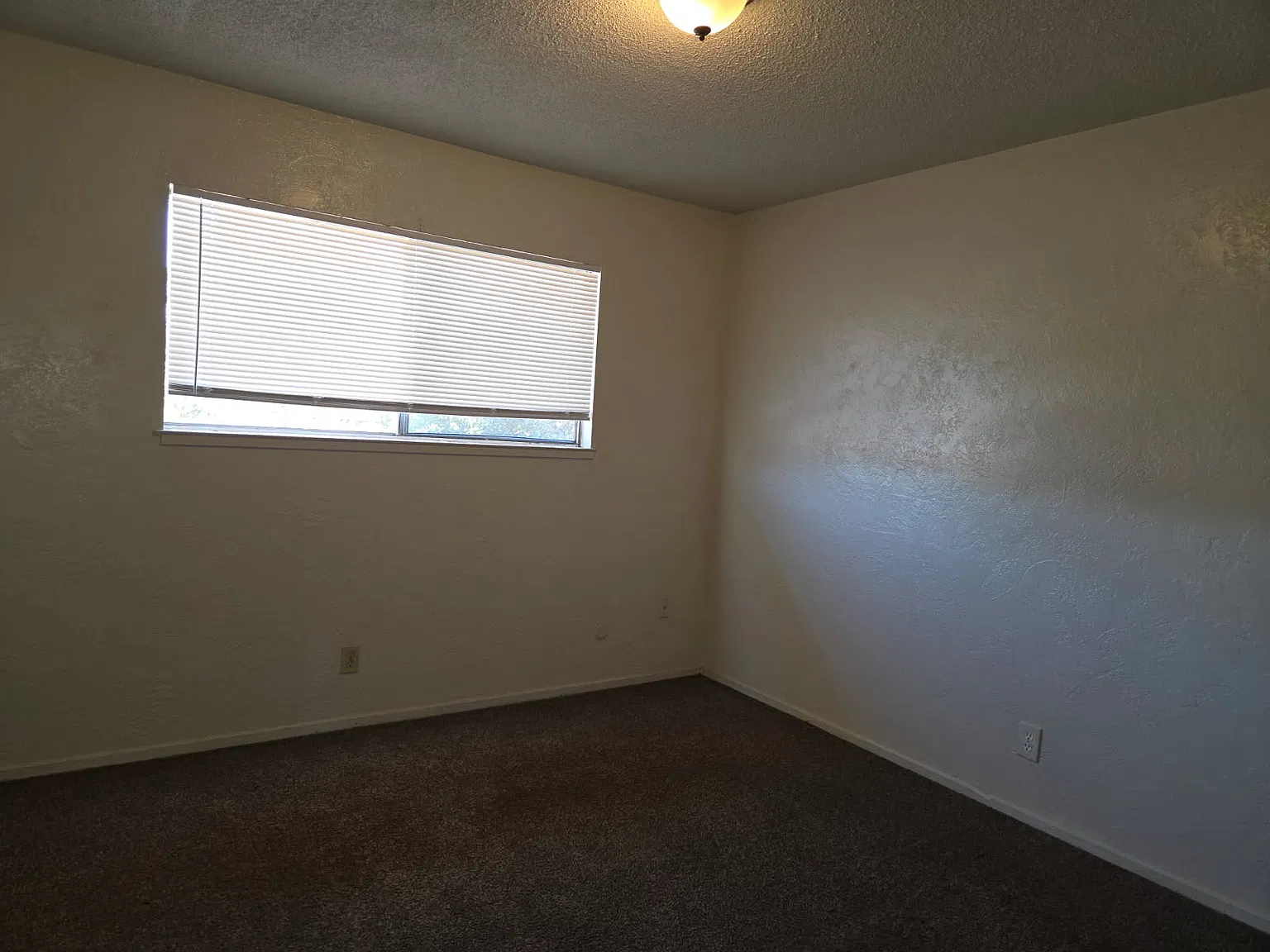 2 bed, 850 sqft, $1,050 — Photo 3