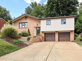 111 N Jamestown Rd, Coraopolis, PA 15108