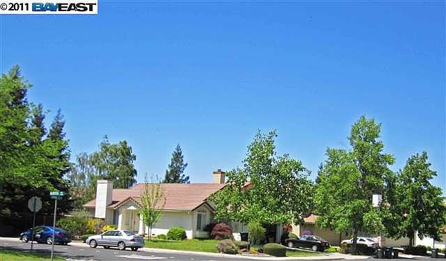 2nd image of 899 Dana Cir