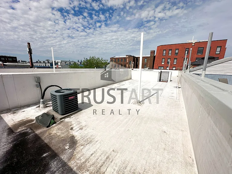 1816 N Front St #1-B — Photo 15