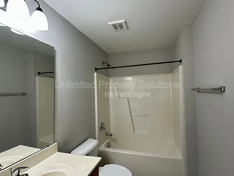 370 S Kerr Ave #106 — Photo 8