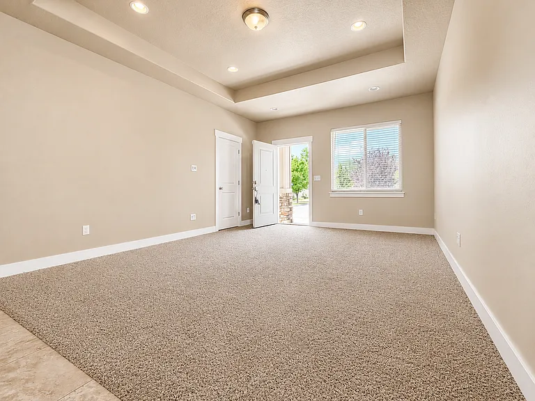 6883 S Suzanne Dr — Photo 3