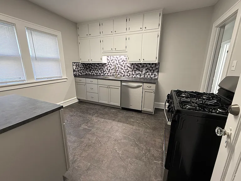 14432 Delaware Ave #B — Photo 3