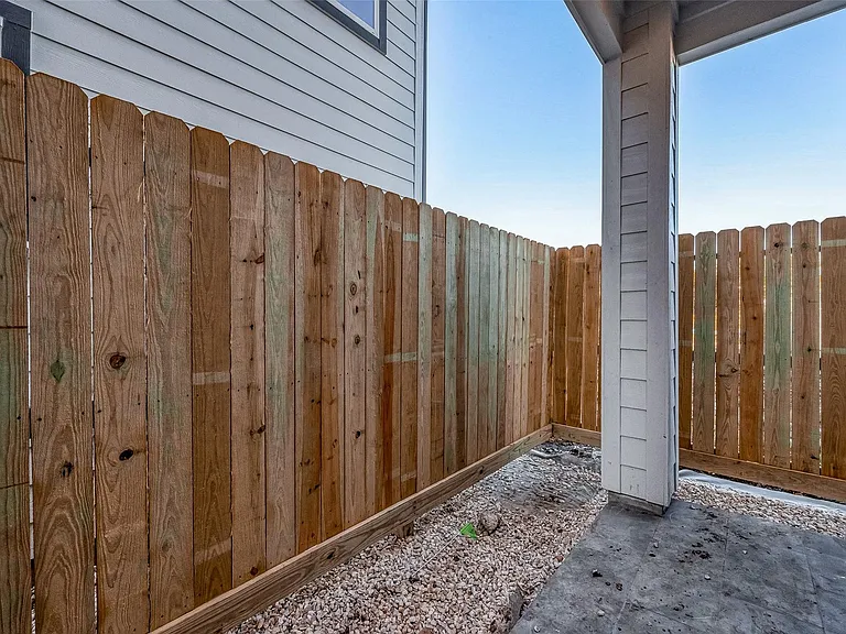 6840 Del Rio St — Photo 43