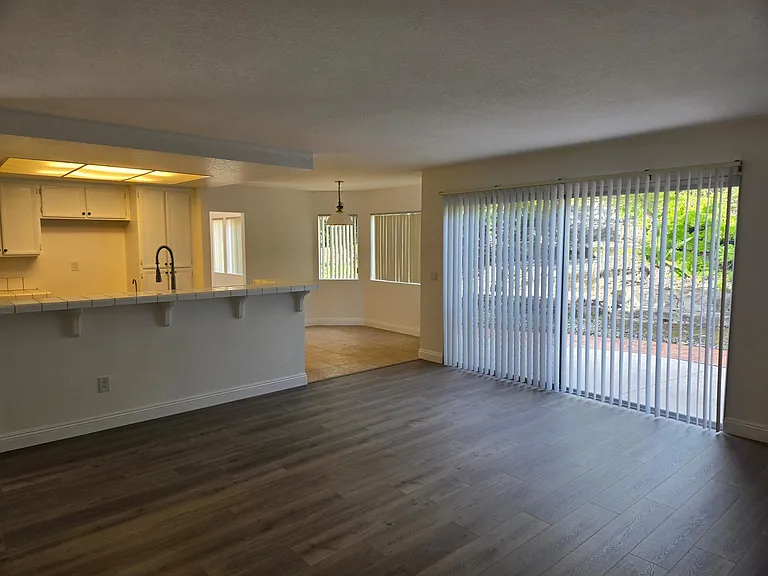 9480 Maler Rd — Photo 10