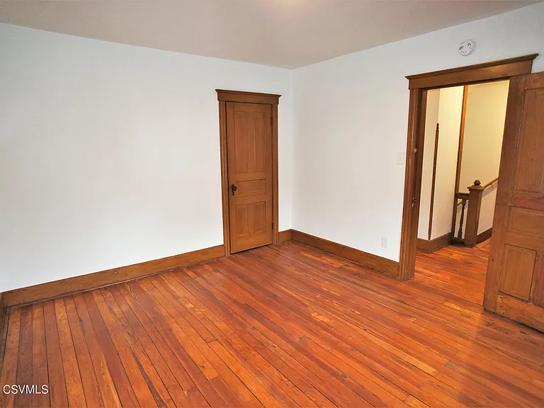 305 Walnut St — Photo 14