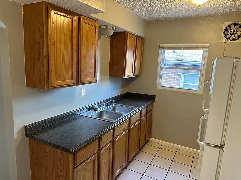 2909 Euclid Ave #2 — Photo 12