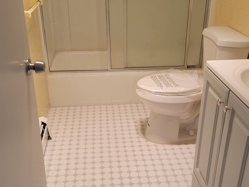 1st image of 494 Putnam Pike #B