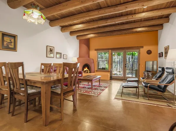 205 Upper Ranchitos Rd, Taos, NM 87571
