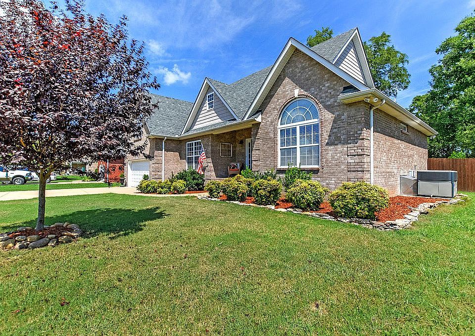 2nd image of 5122 Green Acres Ln