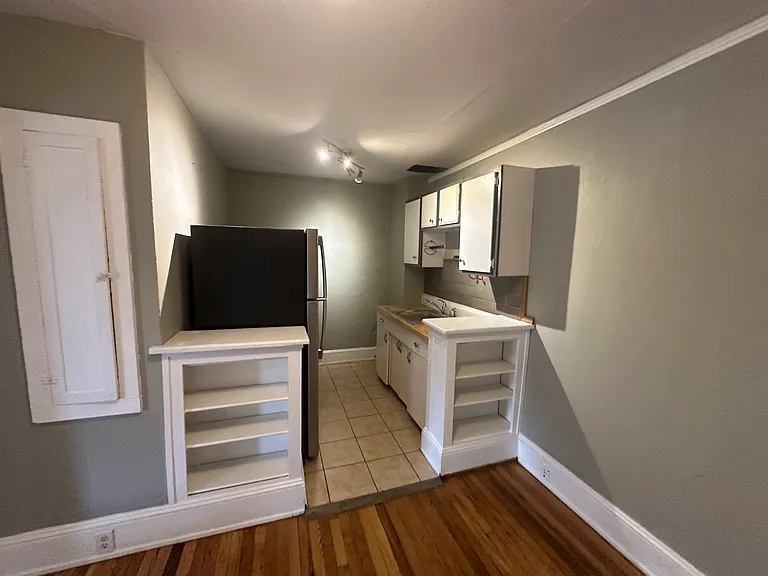 152 Walnut St #6 — Photo 5