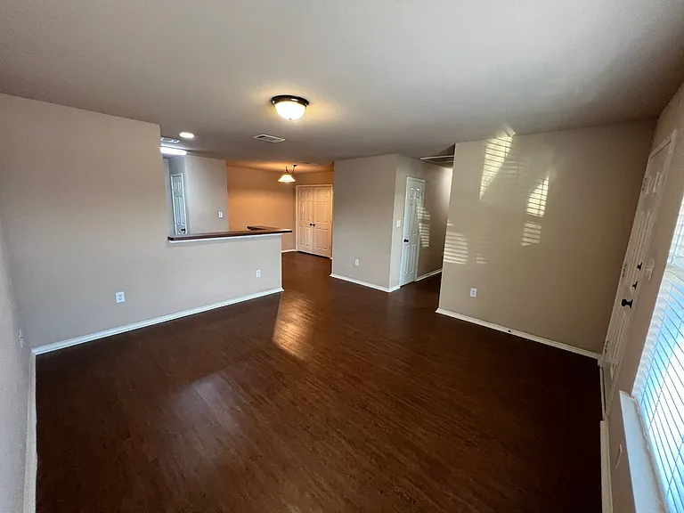 2675 Lovers Ln — Photo 18