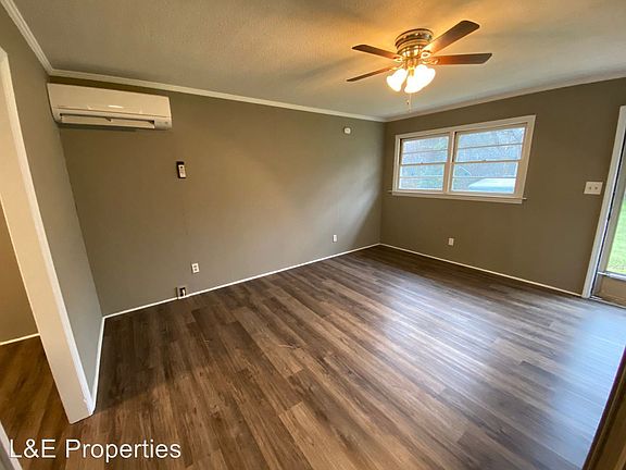 3rd image of 919 E 4th Ave APT 2