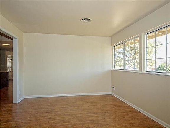 4th image of 6604 Northeast Dr