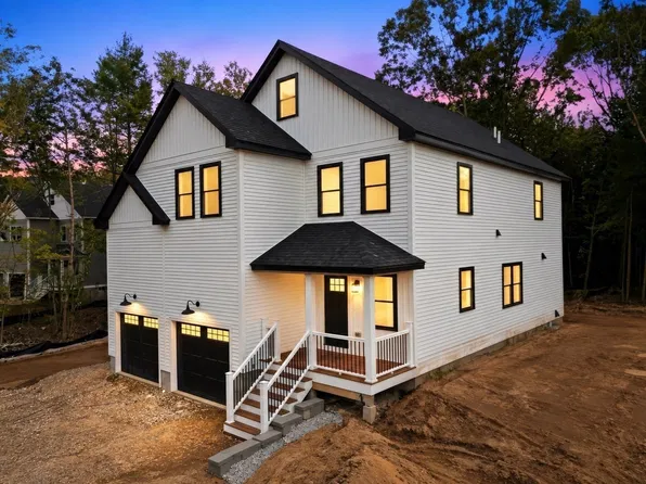 38 Elmwood St #4, Salisbury, MA 01952