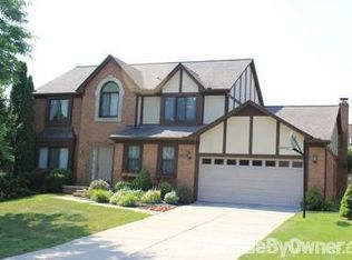 2167 Reagan Dr, Rochester Hills, MI 48309