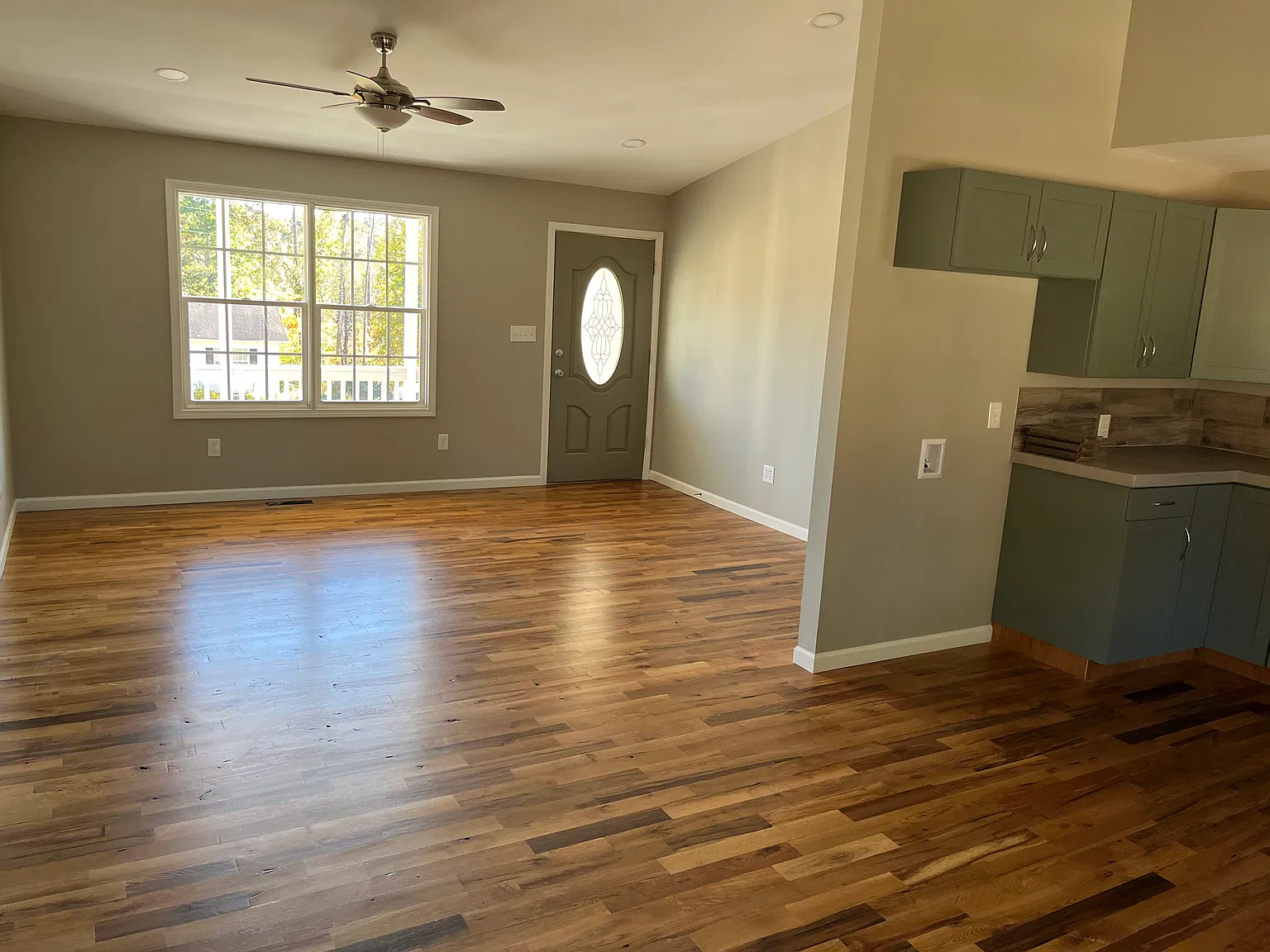 3 bed, 1350 sqft, $1,850 — Photo 4