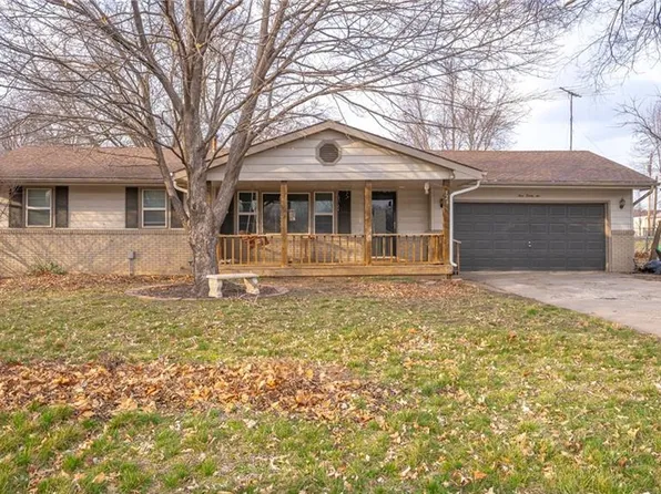 326 E 2nd St, Lawson, MO 64062