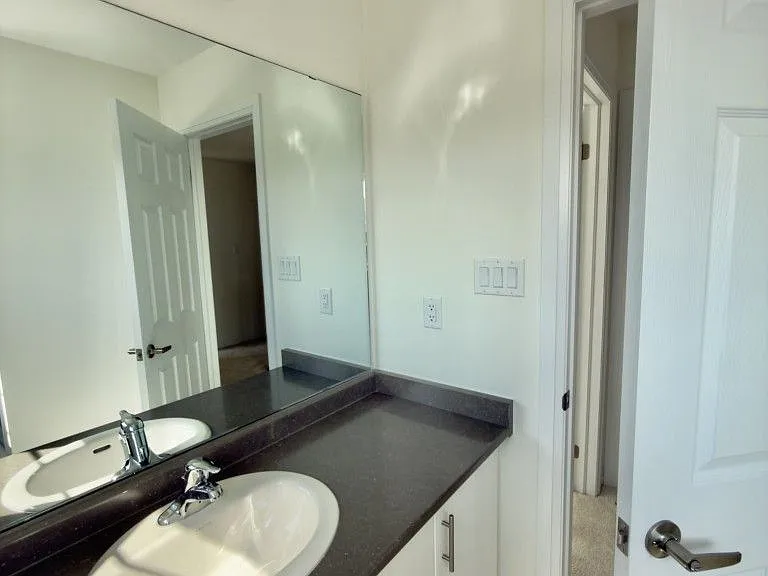 165 Wilmot Rd — Photo 28