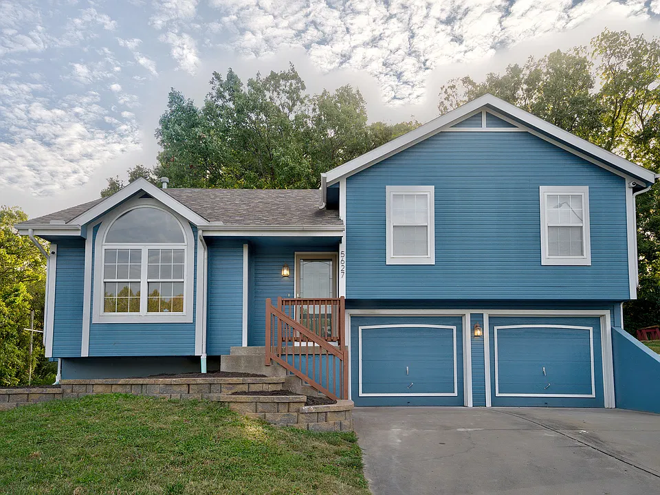 5627 NE Palmer Dr