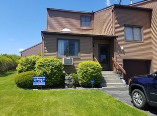 20 Tamarack Cir, Fishkill, NY 12524