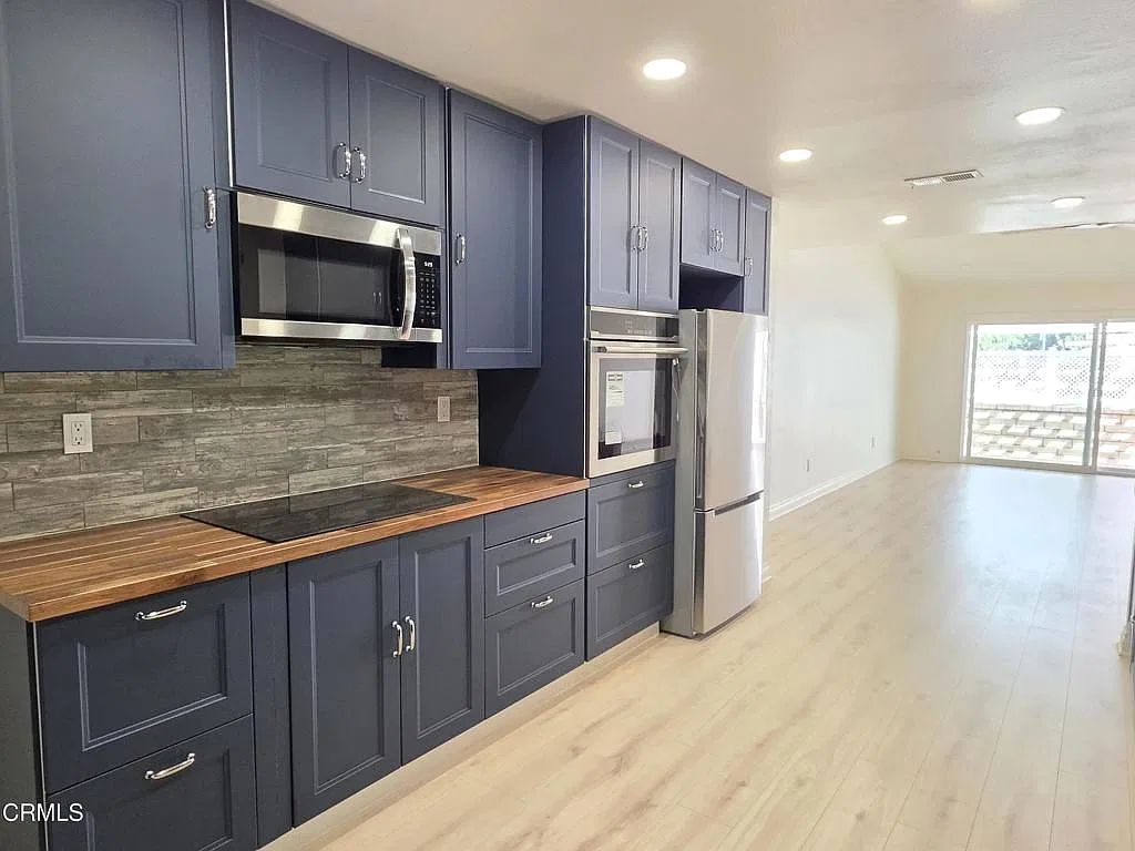 2 bed, 2.0 bath, 1070 sqft, $3,000 — Photo 4