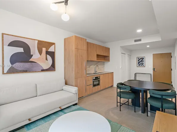 11 NE 6th St #2005, Miami, FL 33132