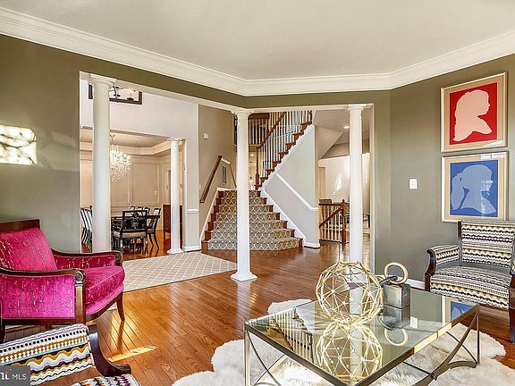 5th image of 18601 Hollow Crest Dr