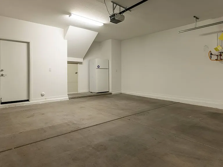 1111 W Diamondback Dr — Photo 32