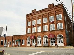 104 S Main St, Catawba, NC 28609